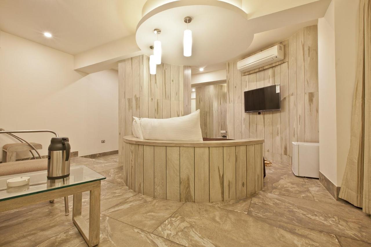 Scenaria Hotel Ahmadábád Exteriér fotografie